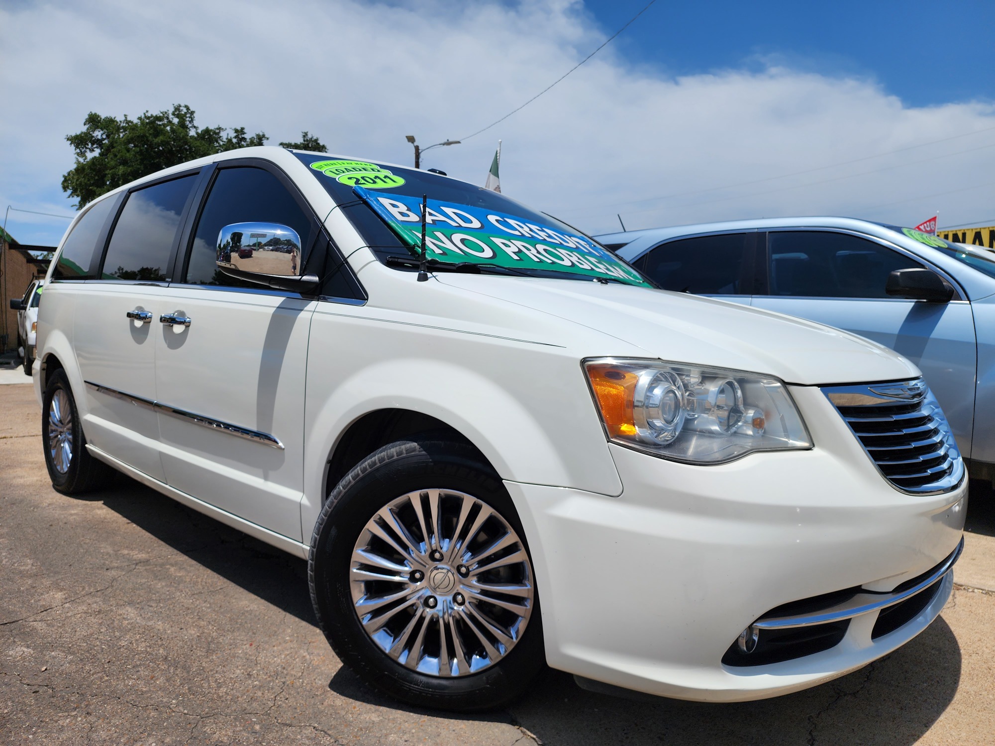 photo of 2011 Chrysler Town  and  Country Limited SPORTS VAN